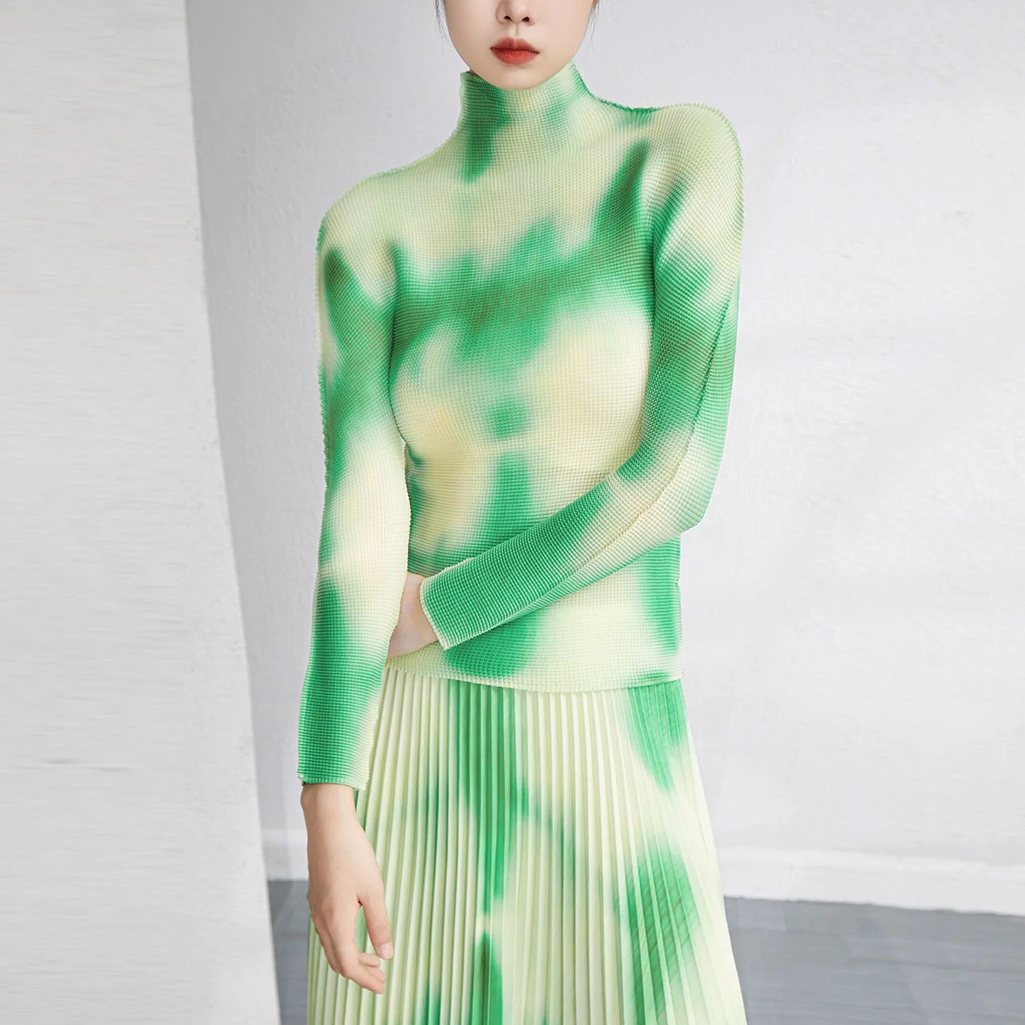 Miyake Fashion Suit Dress 2025 Spring and Summer New Pleated Stretch T-shirt Big Size Half Skirt 2-piece Set