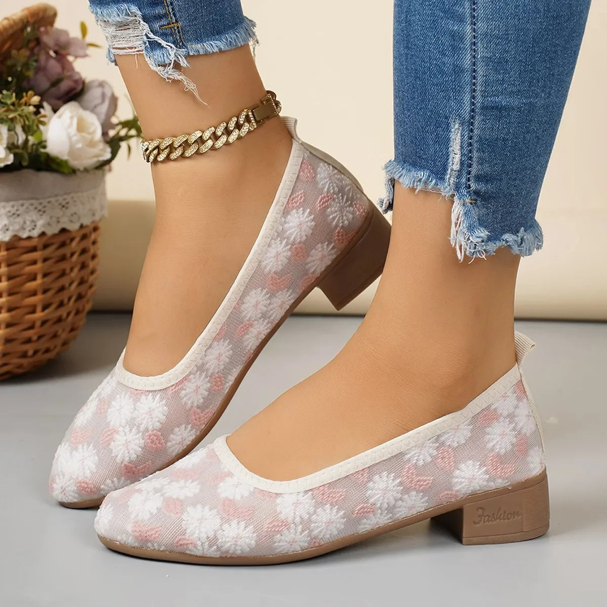Women's Shoes 2025 Mary Jane's Spring Fashion Summer New Lace Cutout Shallow Mouth Low Heel Casual Single Shoe for Women