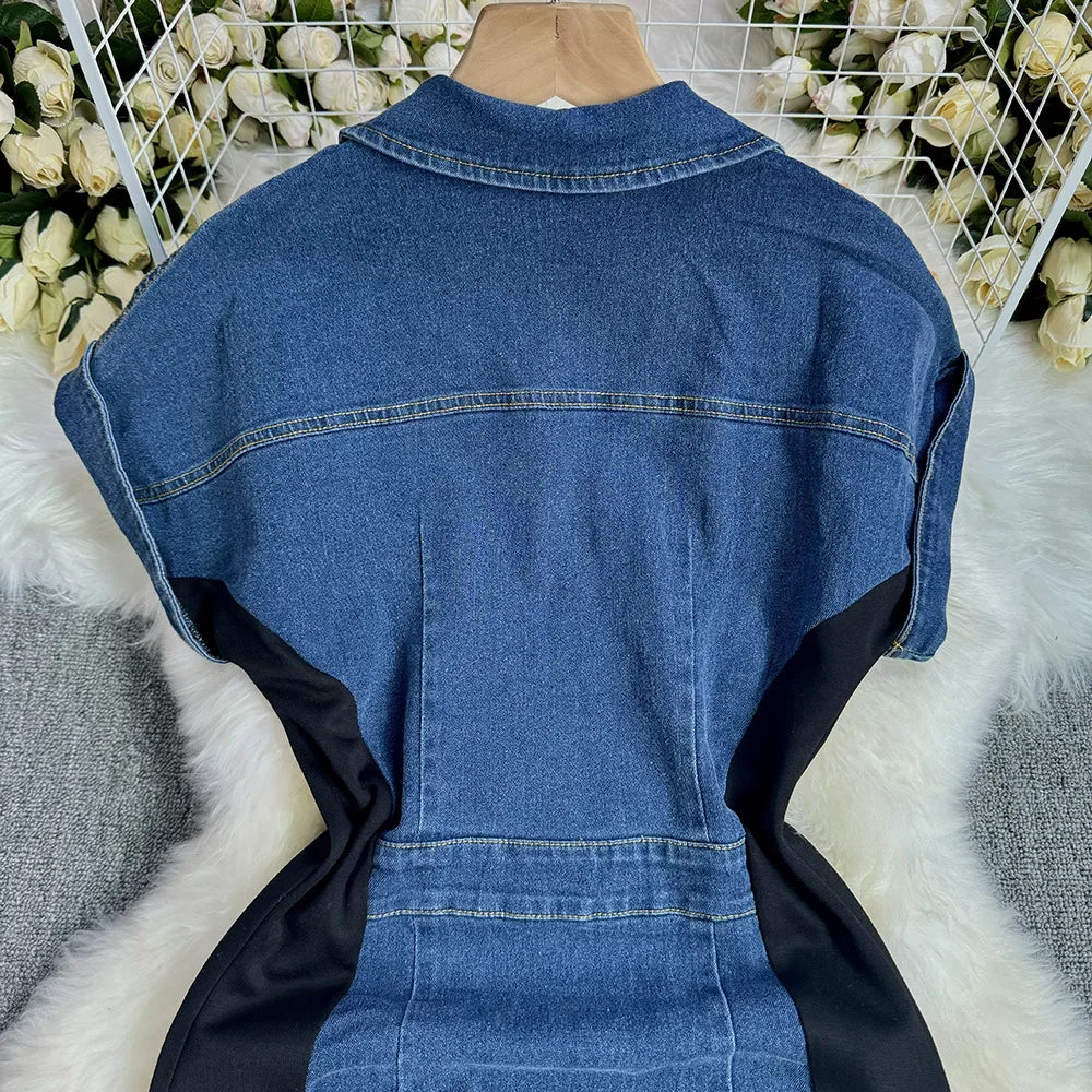 French Senior Sense Temperament Pack Hip Slit Dress. Summer Design Sense Spell Color Button Adornment Short-sleeve Denim Dress