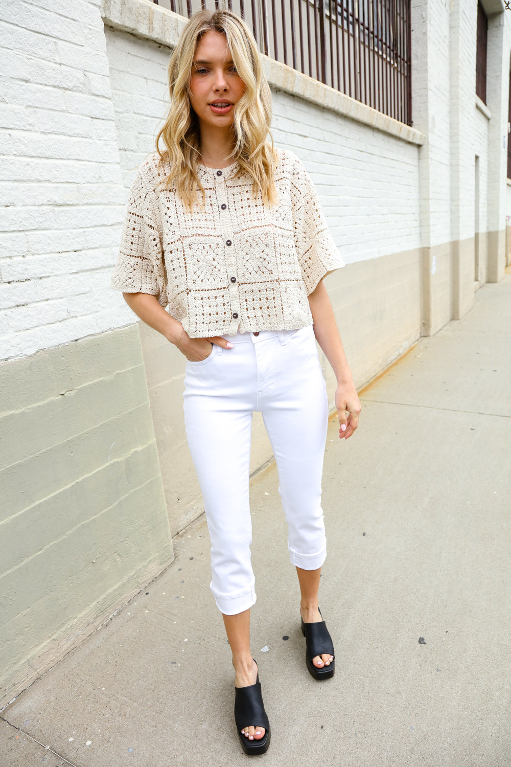 Judy Blue White Midrise Cuffed Hem Skinny Fit Capris