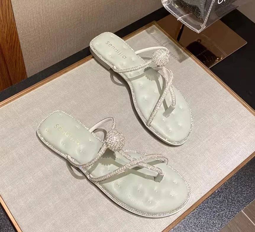 Summer 2025 New fairy-style flat, versatile diamond-encrusted slippers with toe clippers and pearl sandals women shoes