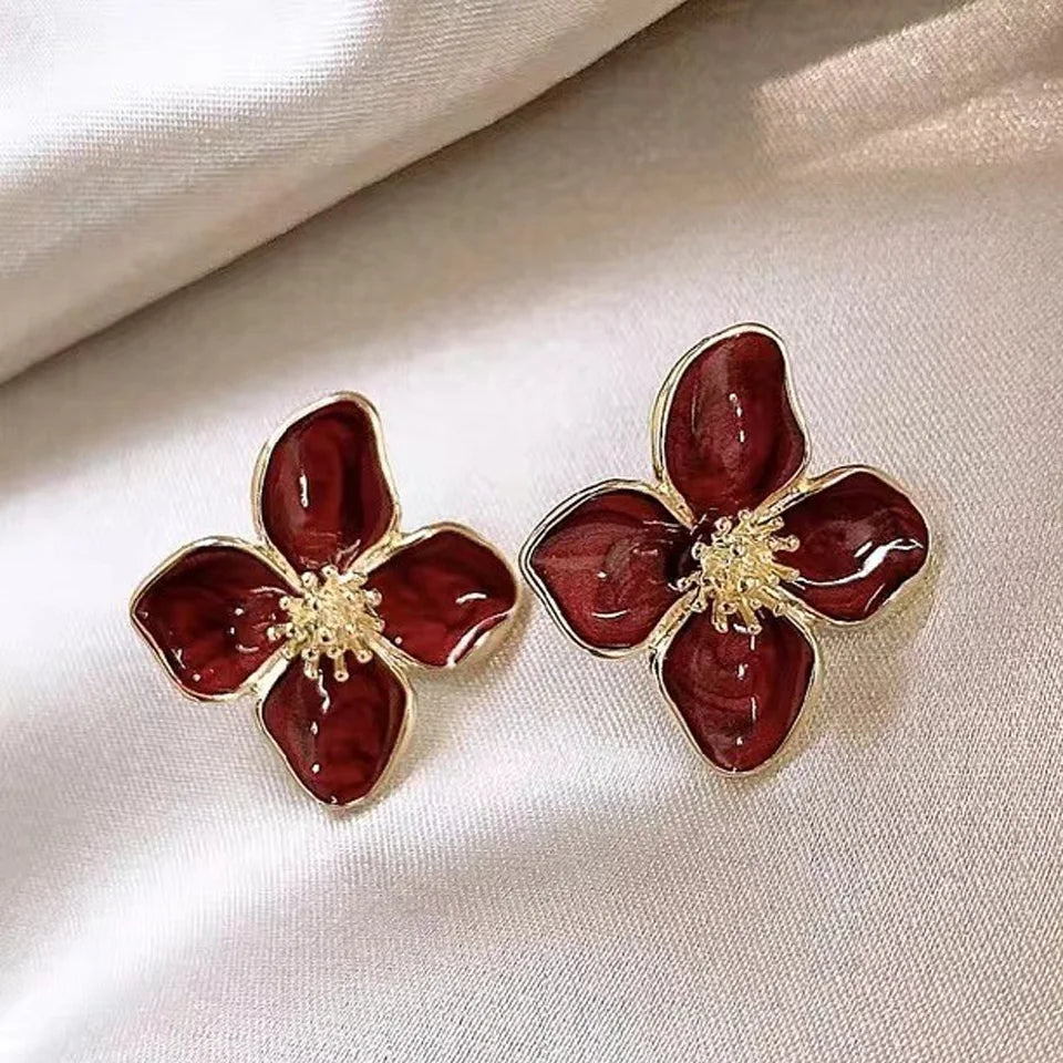 White Color Dripping Oil Flower Stud Earrings for Women Four-petal Gold Electroplating Ear Stud New Trendy Girls Vintage Jewelry