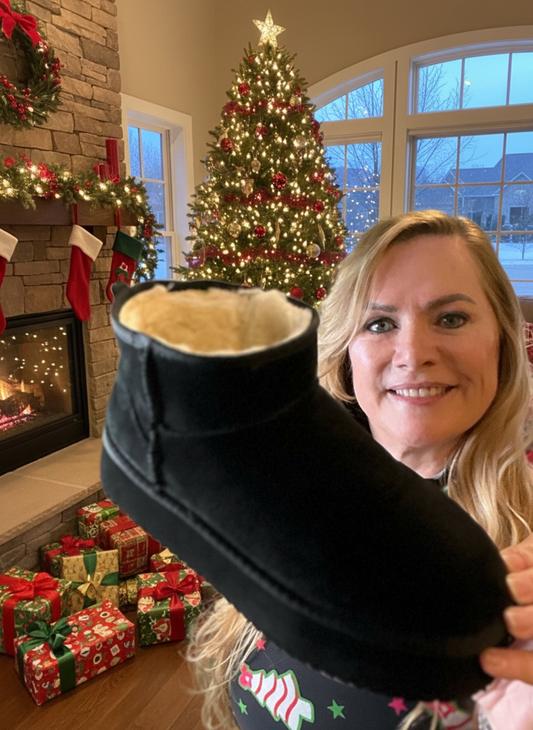 Nik's Picks (NP) - Mesh Bow Christmas Treats Top