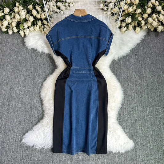 French Senior Sense Temperament Pack Hip Slit Dress. Summer Design Sense Spell Color Button Adornment Short-sleeve Denim Dress