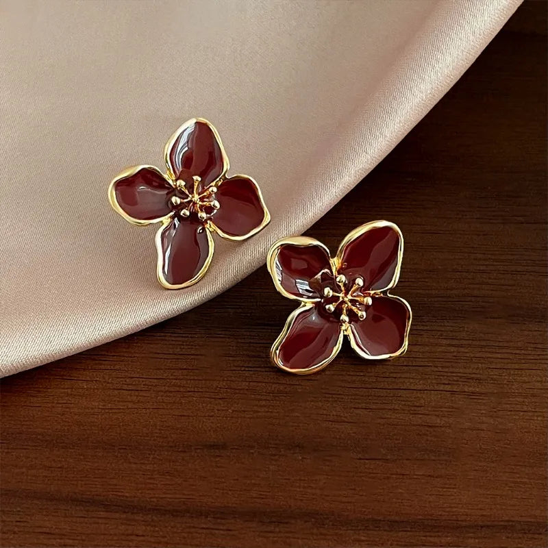 White Color Dripping Oil Flower Stud Earrings for Women Four-petal Gold Electroplating Ear Stud New Trendy Girls Vintage Jewelry